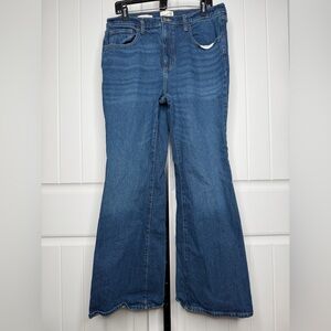 Universal Thread Women’s High Rise Flare Jeans